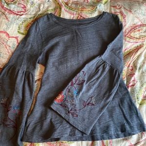 Gorgeous embroidered sleeve top